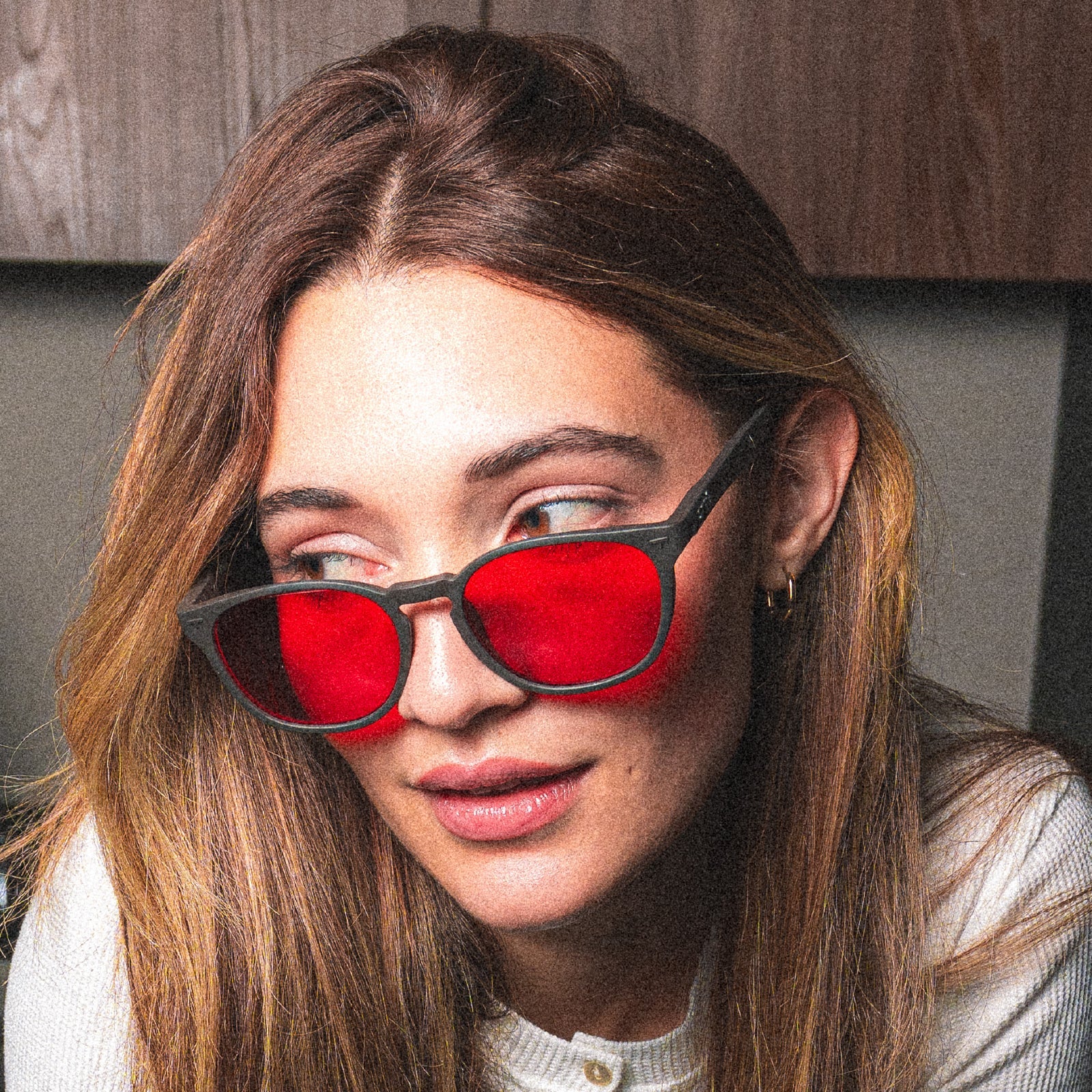 Chelsea Dark Chocolate - Lentes Rojos