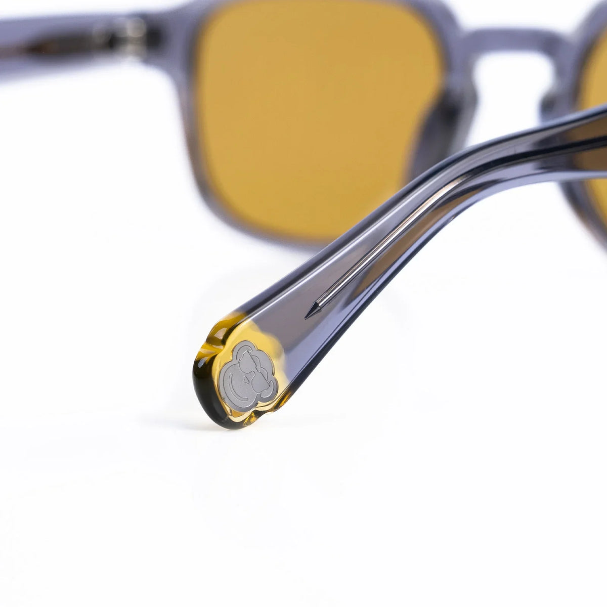 Las Calidosas Gray - Yellow Lens