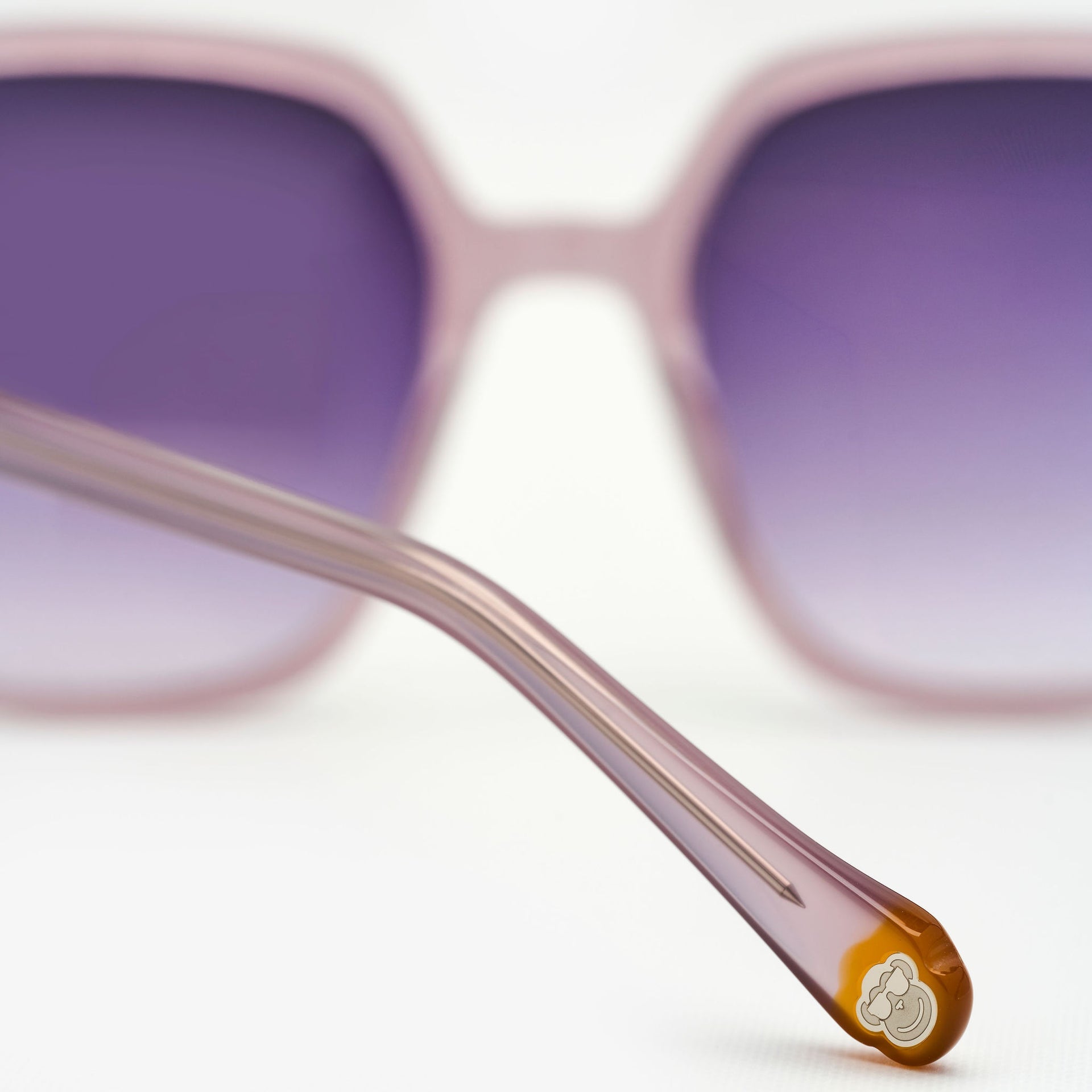 Saloon Ligth Purple