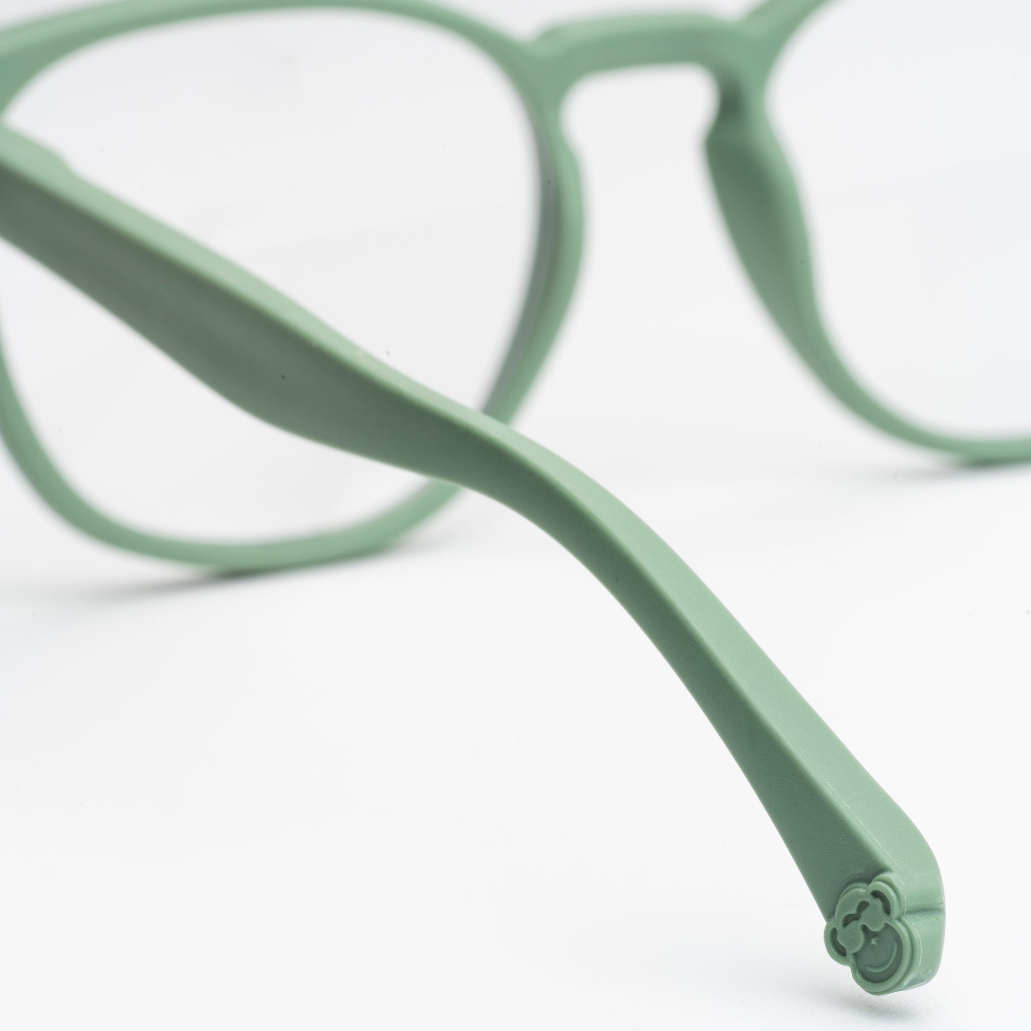 Chelsea Plastico Pantallas • Marco (6 Estilos) - Sajú Colombia