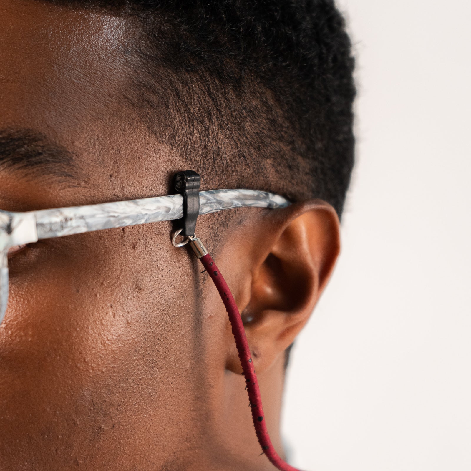 Cuelga Gafas Alcornoque - Sajú Colombia