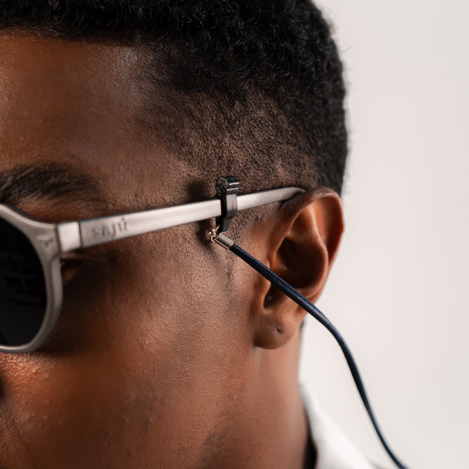 Cuelga Gafas Alcornoque - Sajú Colombia