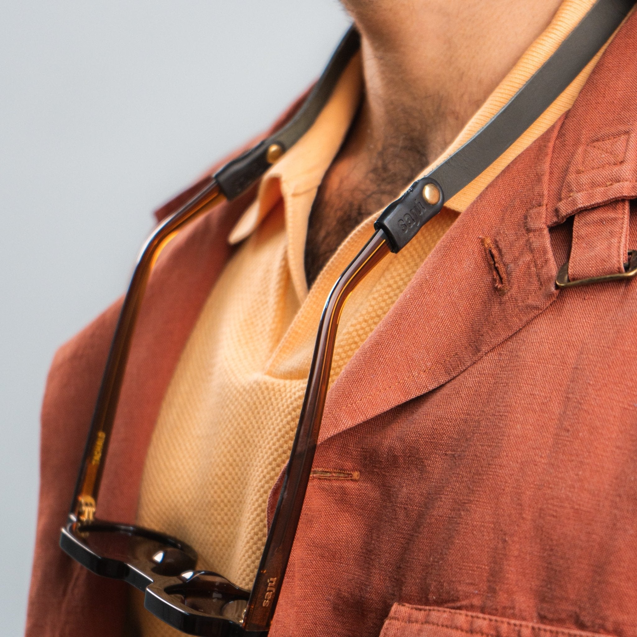 Cuelga Gafas Plain Leather - Sajú Colombia