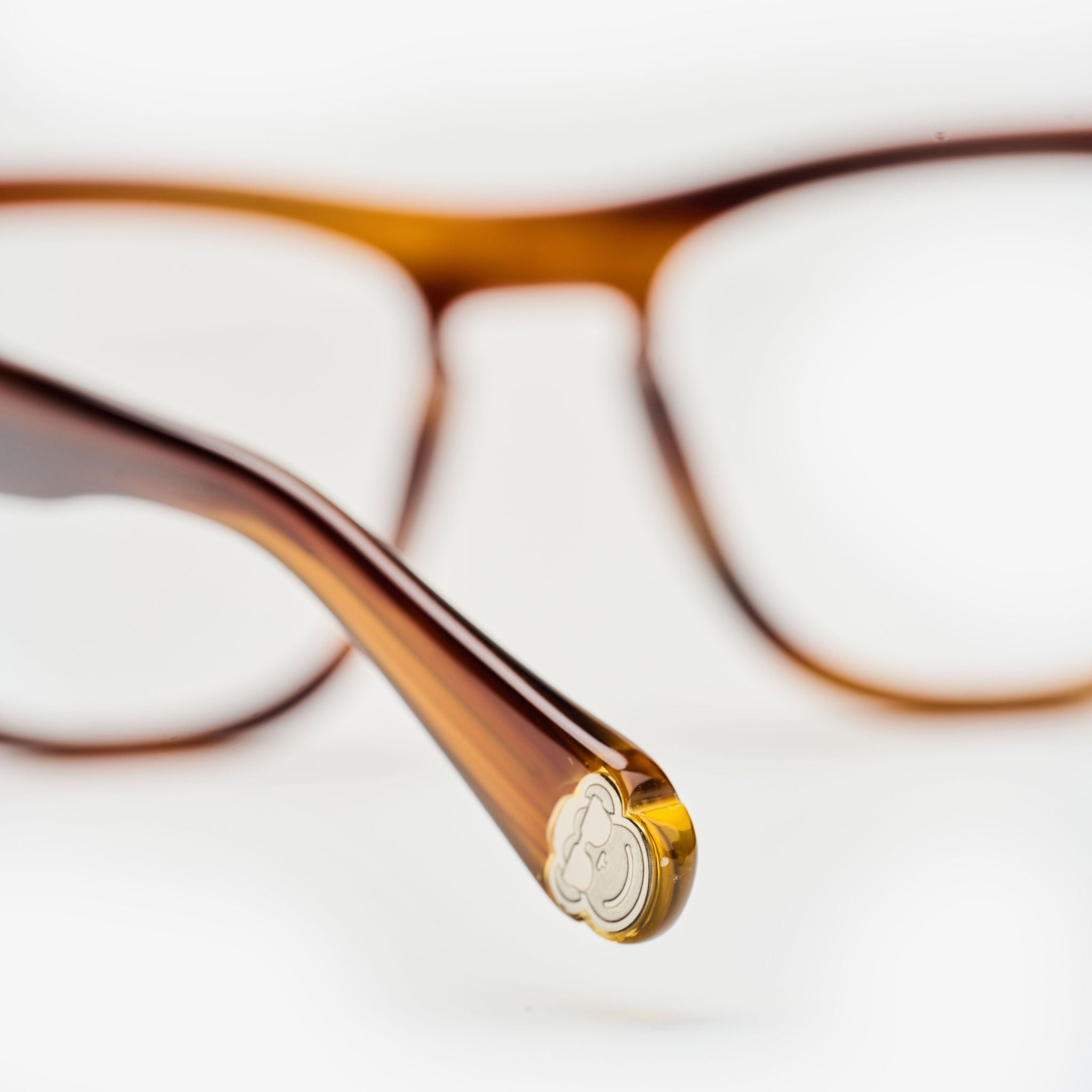 Club Wooden Brown Formuladas - Sajú Colombia