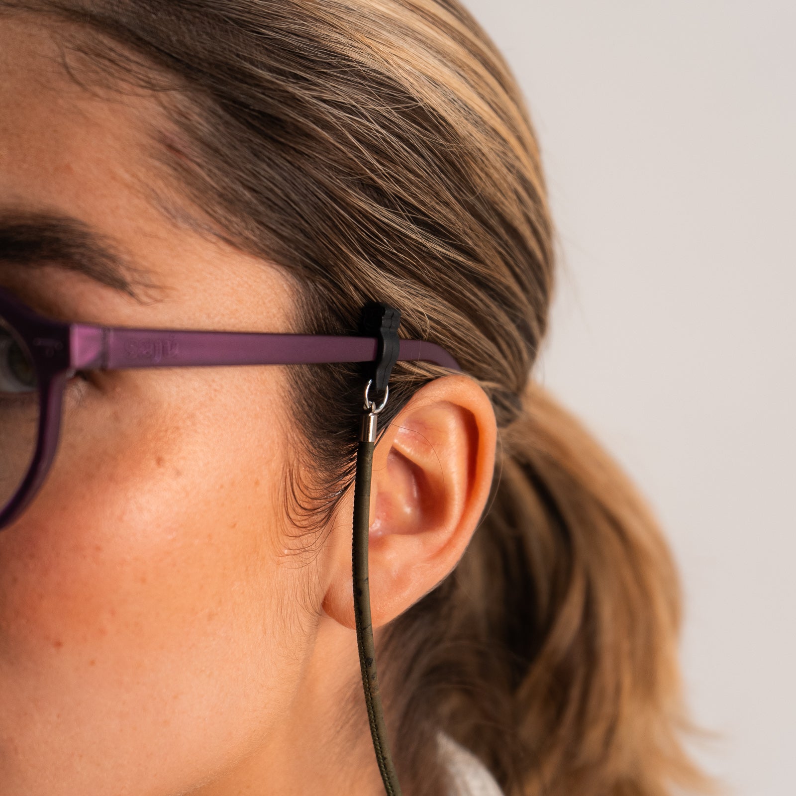 Cuelga Gafas Alcornoque - Sajú Colombia